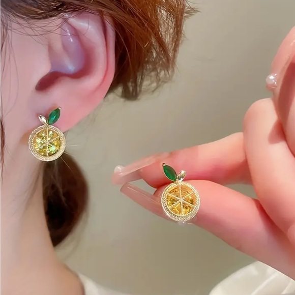 🔥 Clearance 🔥 Lemon Slice Stud Earrings - Picture 2 of 4